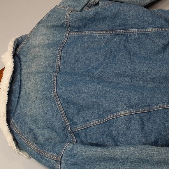 Levi's Blue Denim Jacket with White Sherpa - Picture 6 of 8